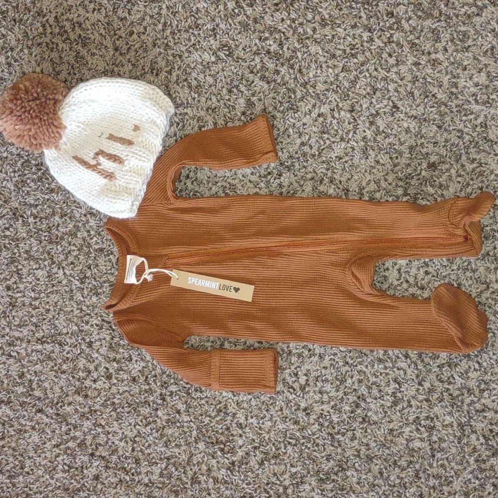 Spearmint Love Unisex Newborn One Piece & HI Hat